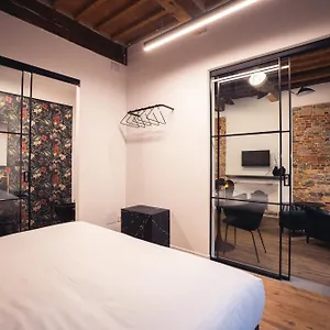  Hotel Design &